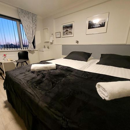 B&B Guesthouse - Bed And Breakfast Keflavik Centre ภายนอก รูปภาพ