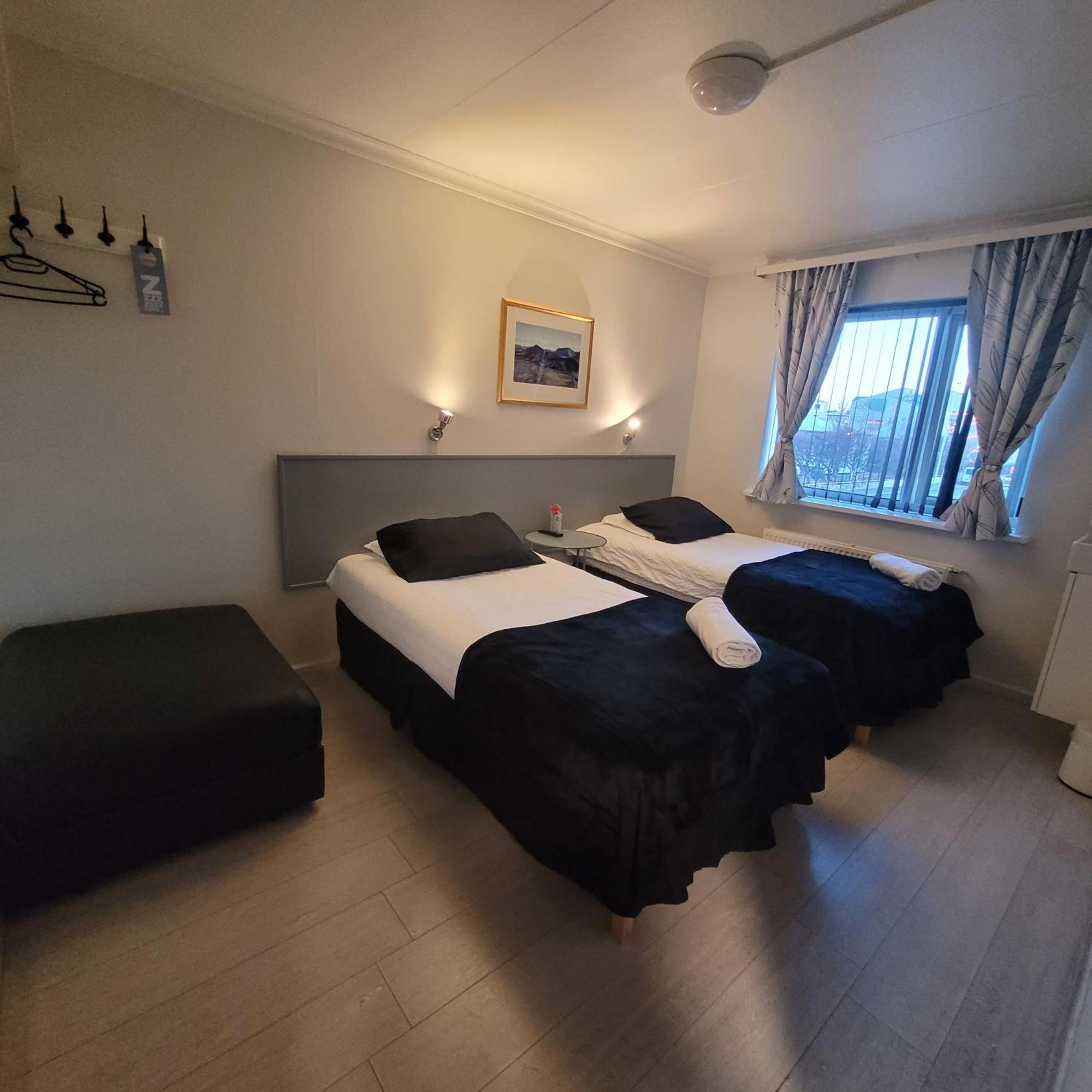 B&B Guesthouse - Bed And Breakfast Keflavik Centre ภายนอก รูปภาพ