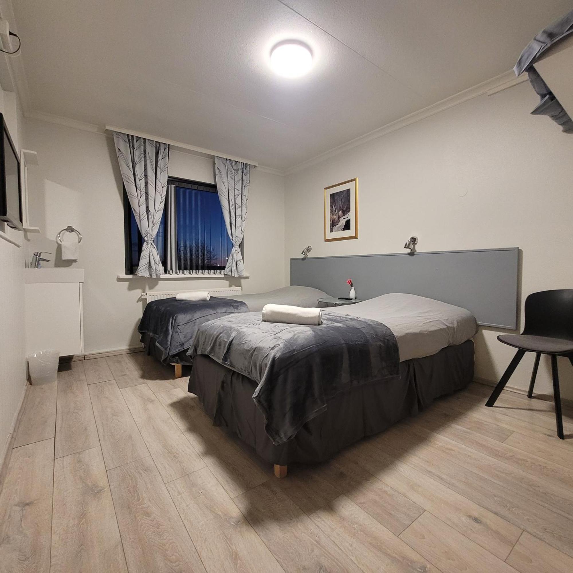 B&B Guesthouse - Bed And Breakfast Keflavik Centre ภายนอก รูปภาพ