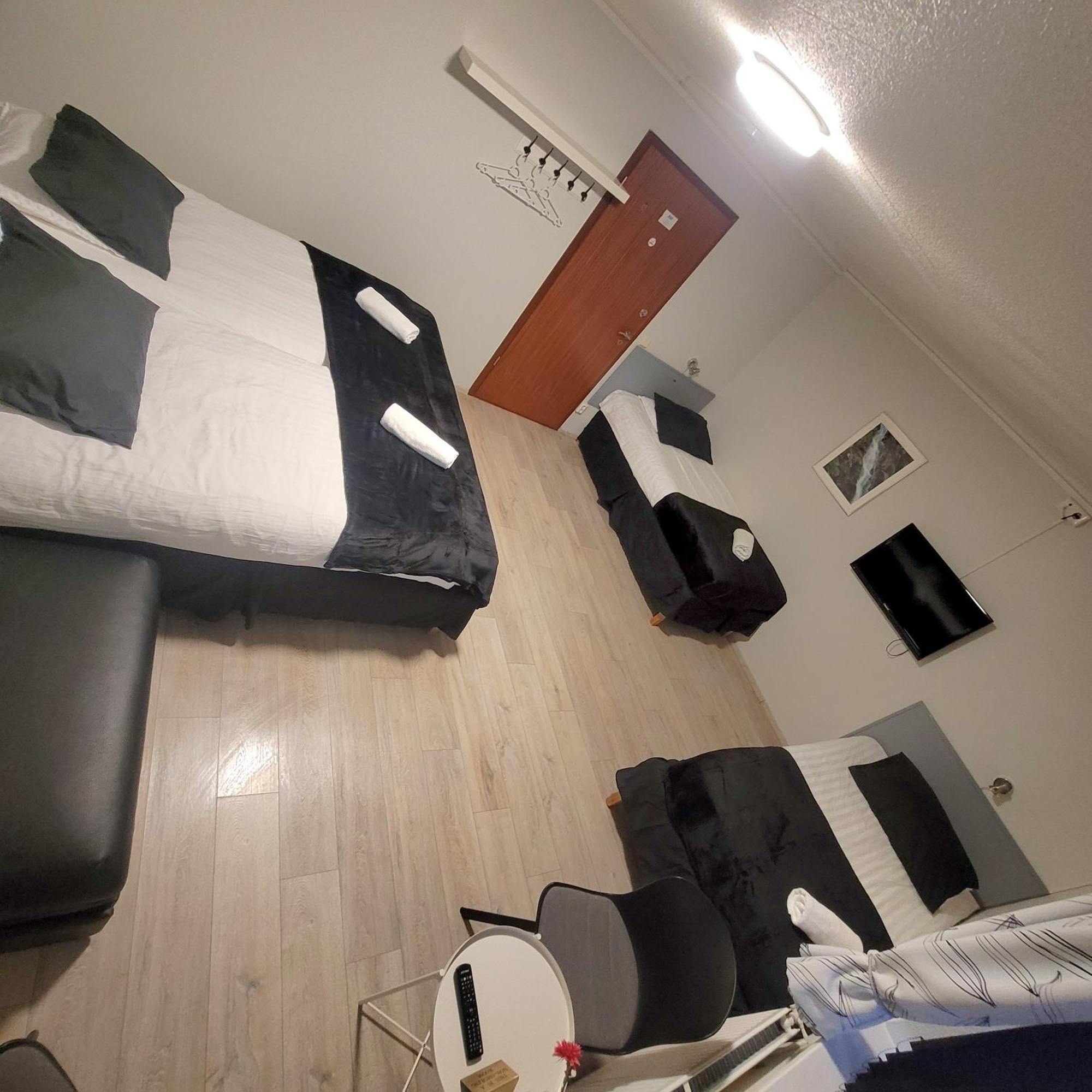 B&B Guesthouse - Bed And Breakfast Keflavik Centre ภายนอก รูปภาพ