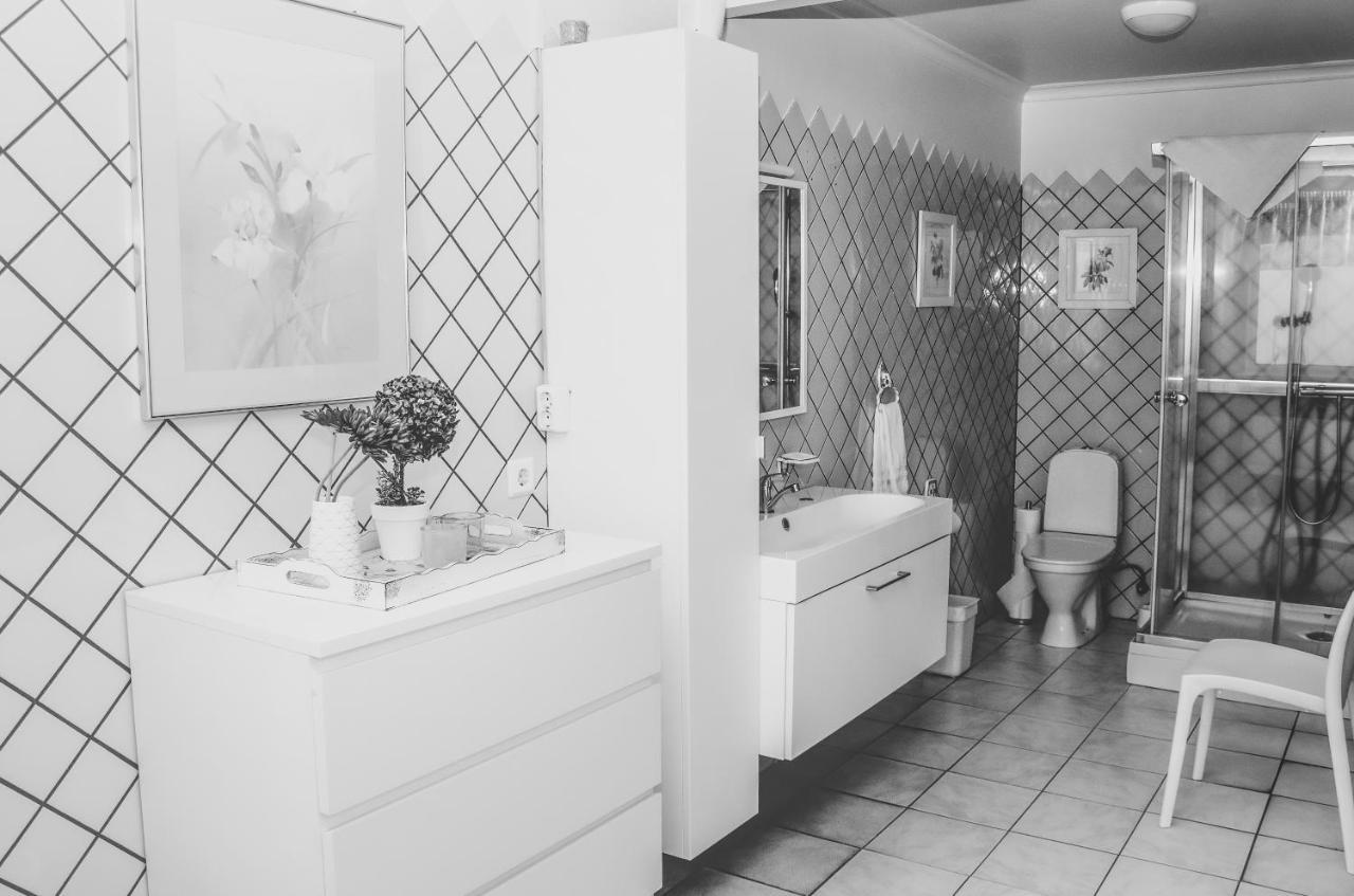 B&B Guesthouse - Bed And Breakfast Keflavik Centre ภายนอก รูปภาพ