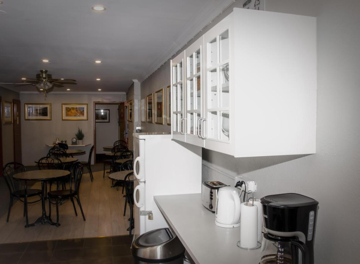 B&B Guesthouse - Bed And Breakfast Keflavik Centre ภายนอก รูปภาพ